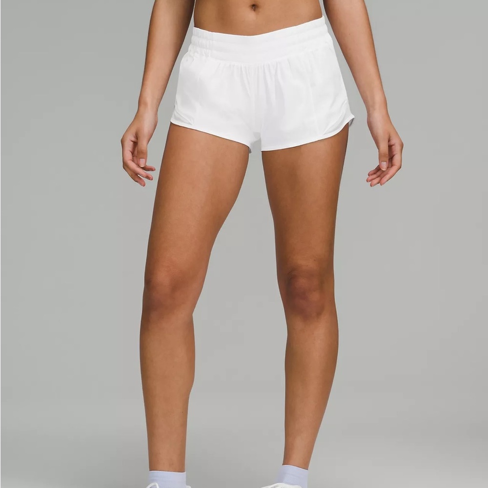 Lululemon 2.5 White Hotty Hot Shorts